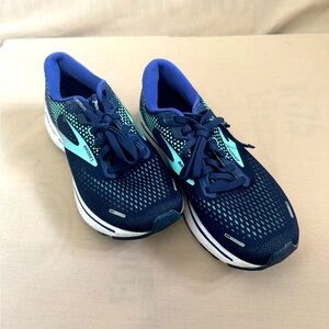 Women’s Brooks Ghost Size 6.5